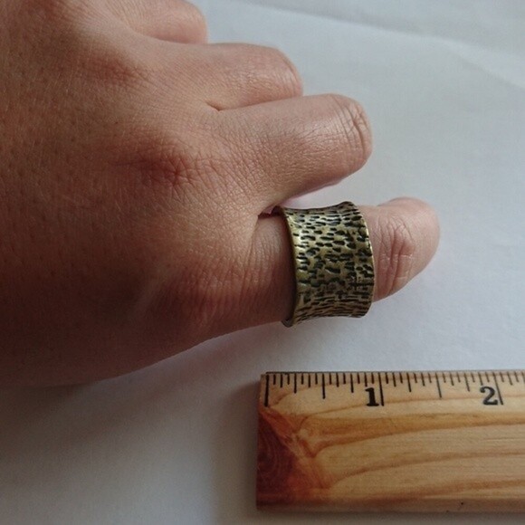 Lia Sophia brass ring size 10 - Picture 5 of 7
